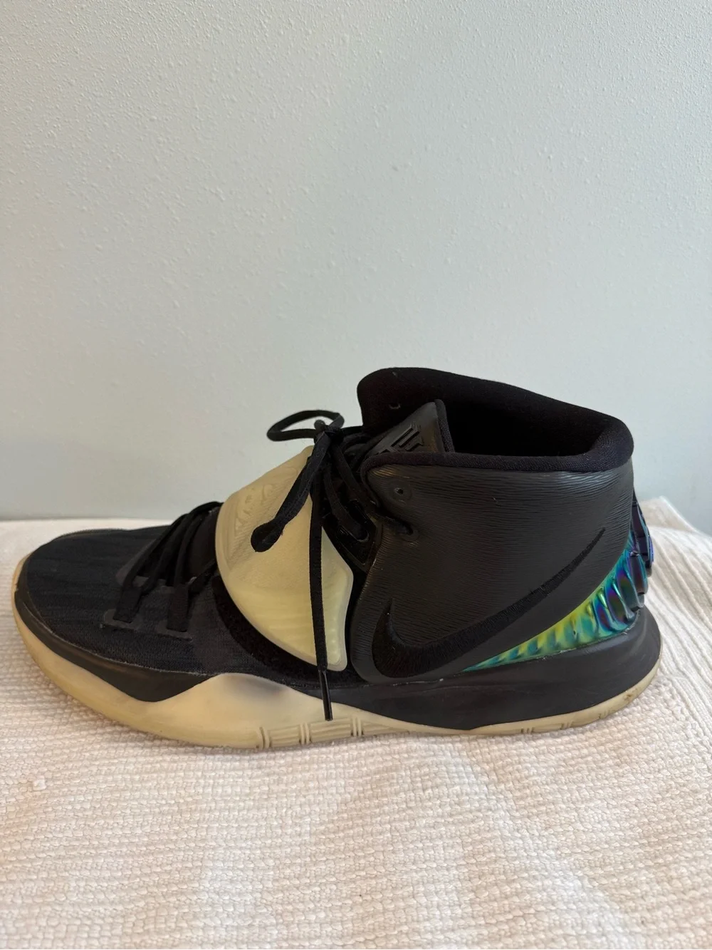 Nike Kyrie By You Custom Basketball Shoes - Picture 7 of 9